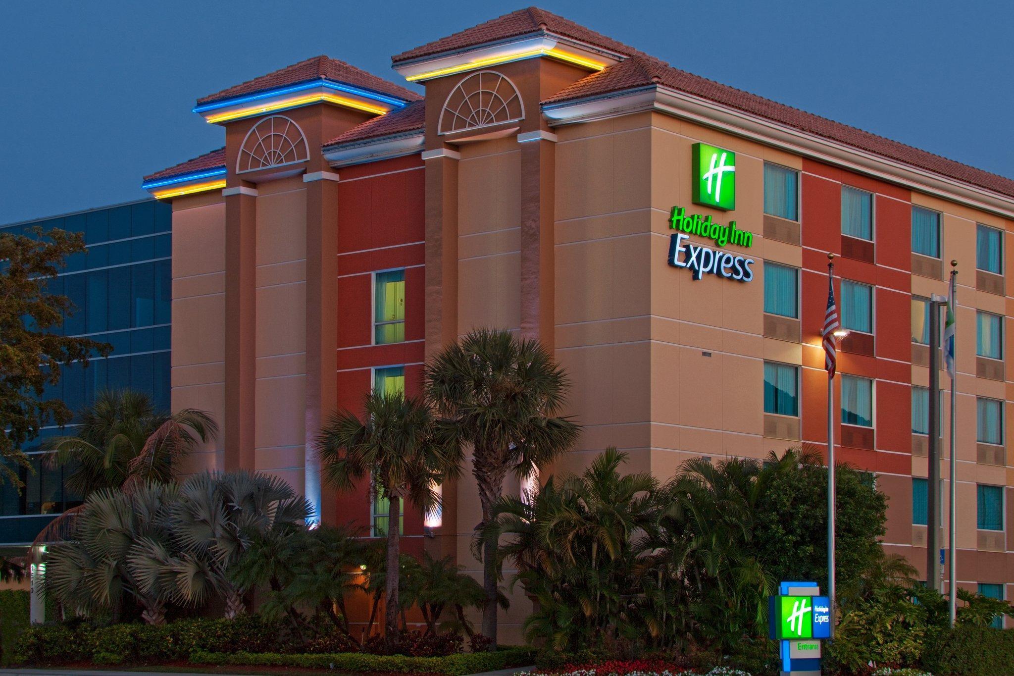 Holiday Inn Express Ft Lauderdale Cruise-Airport By Ihg Fort Lauderdale Exterior photo