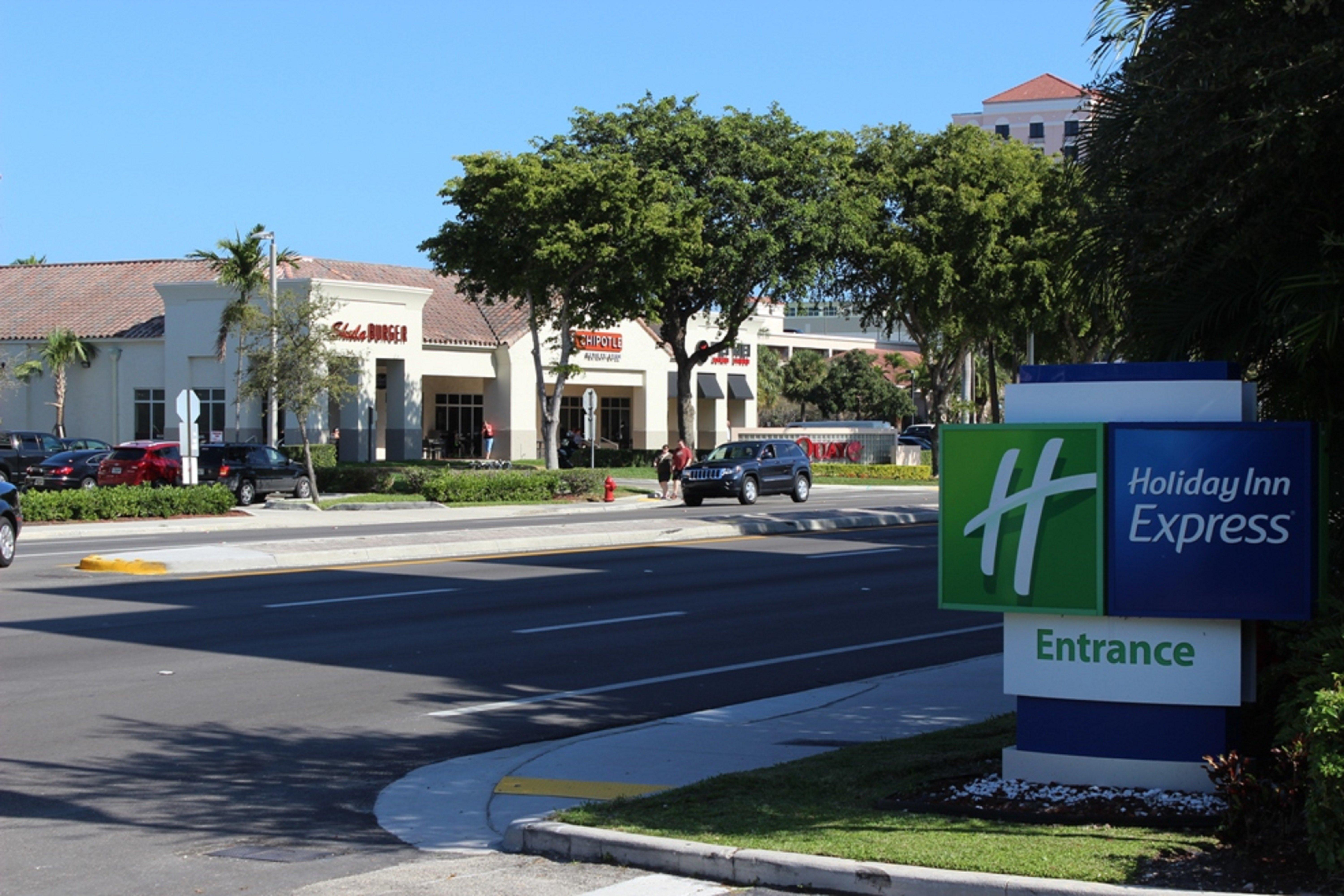 Holiday Inn Express Ft Lauderdale Cruise-Airport By Ihg Fort Lauderdale Exterior photo